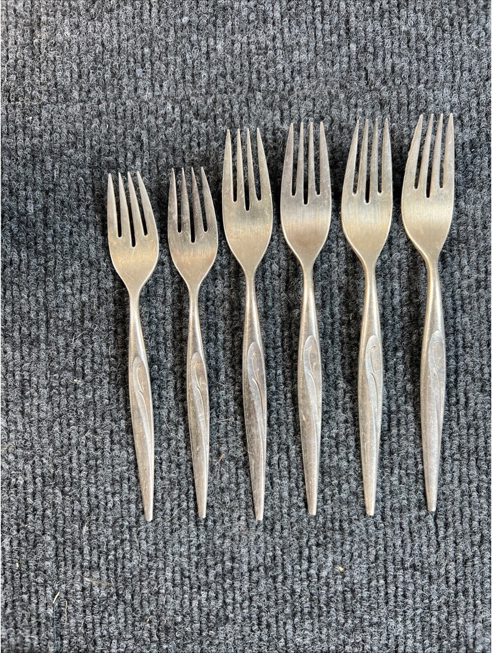 Oneida Community stainless flatware Mixed Set of 6 Forks